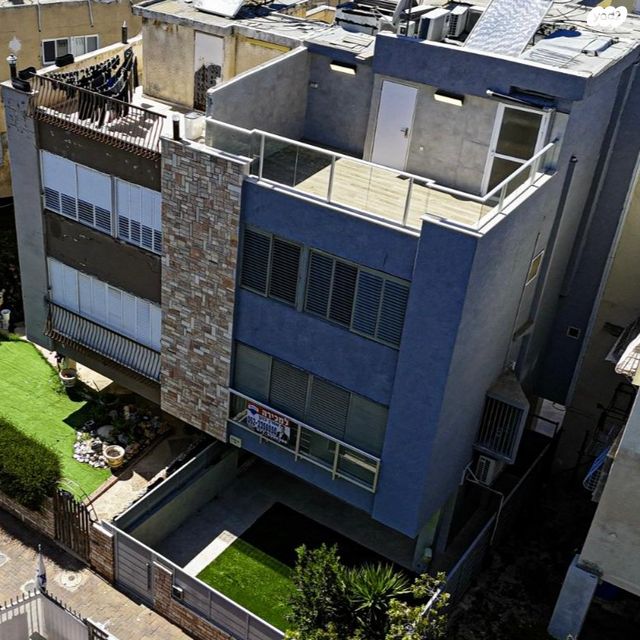 צבי שפירא 25