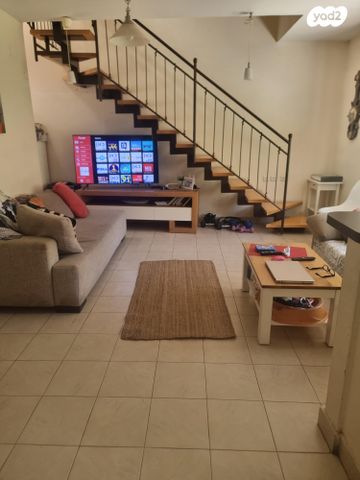 דו משפחתי, גילגל 19, צור יגאל, כוכב יאיר / צור יגאל