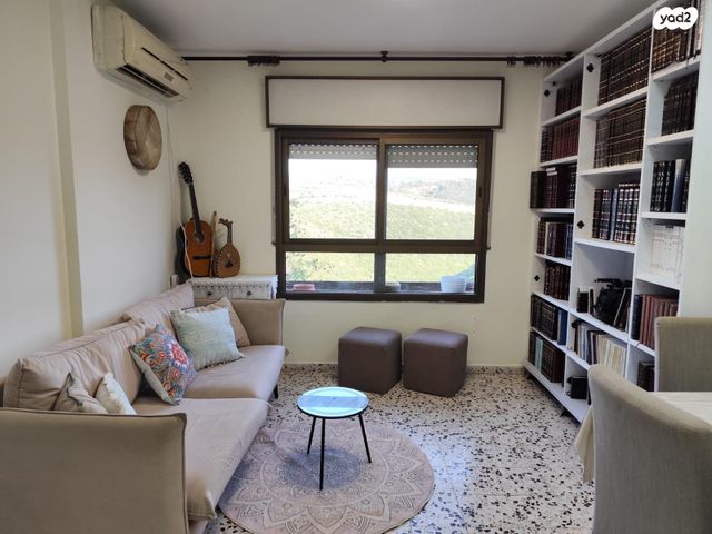 דירה, שדרות ירושלים 79, יצחק רבין, מעלות תרשיחא