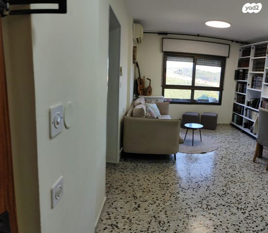 דירה, שדרות ירושלים 79, יצחק רבין, מעלות תרשיחא