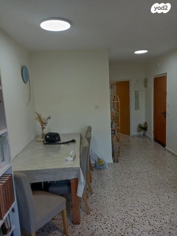 דירה, שדרות ירושלים 79, יצחק רבין, מעלות תרשיחא