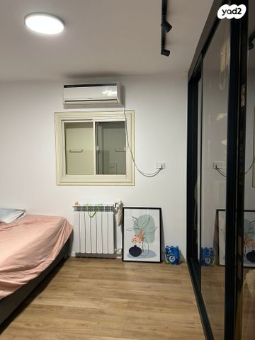 דו משפחתי, הר כתרון, צור הדסה