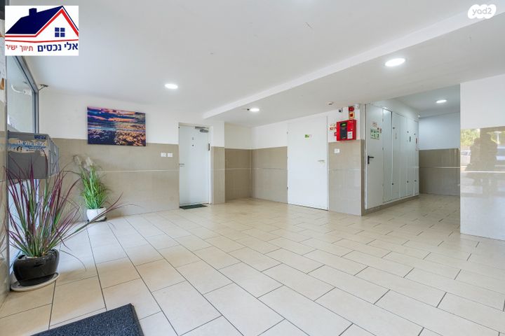 דירת גן, טורקיז 31, אבני חן, חריש