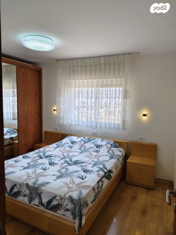 גג/ פנטהאוז, ליטאני, גני אביב, לוד