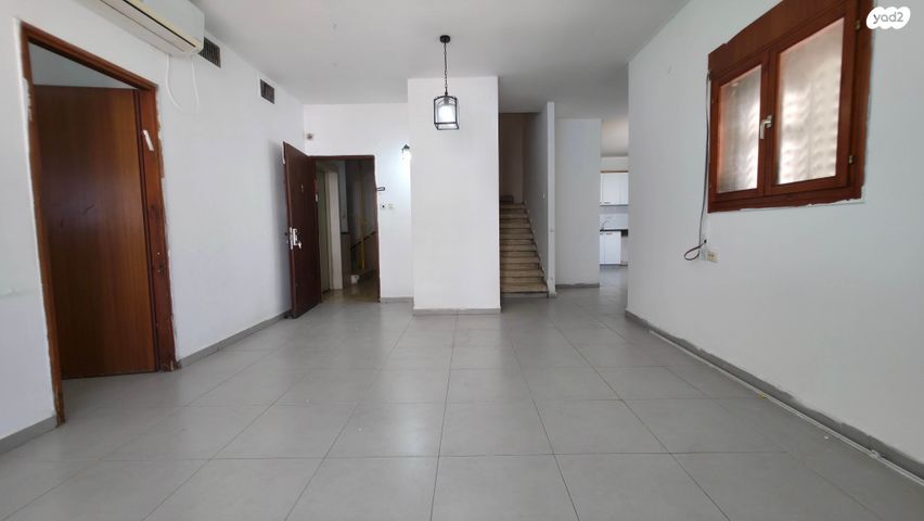 דירה, רמב"ם, ראשון לציון