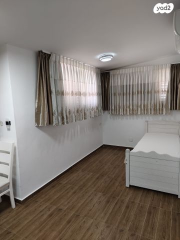 גג/ פנטהאוז, ליטאני, גני אביב, לוד