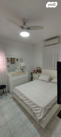 דירה, אנילביץ' 29, לב העיר, בת ים