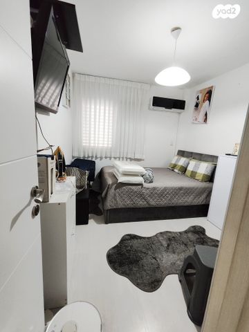 דירה, אבן עזרא, באר שבע