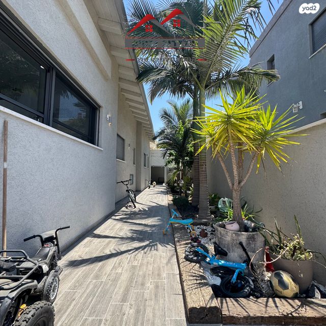 דו משפחתי, גבעת הסביונים, קרית מלאכי