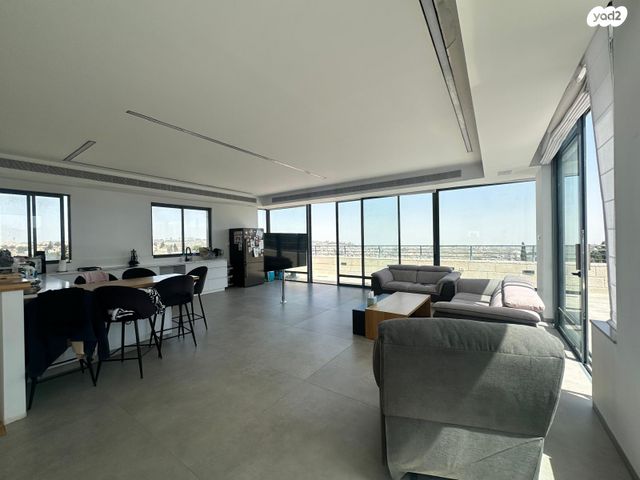 גג/ פנטהאוז, מרדכי כספי, ירושלים