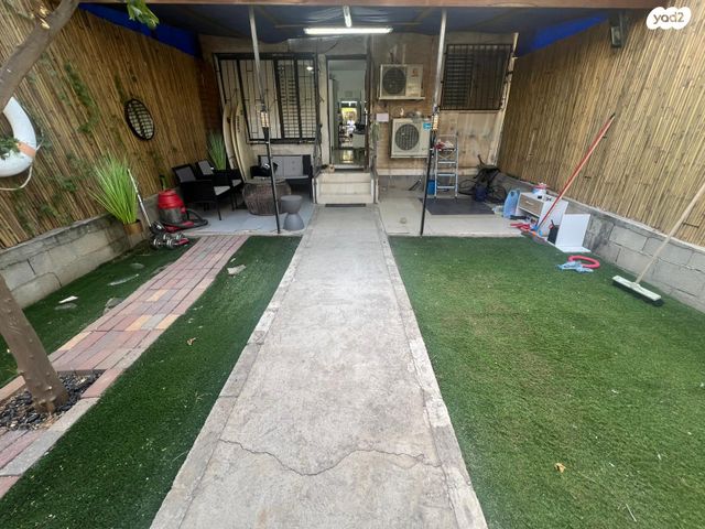 דירת גן, הרב ברזני סלומון, טירת כרמל