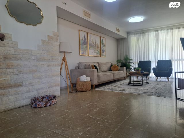 בית פרטי/ קוטג', איילון, גבעת הסביונים, גן יבנה