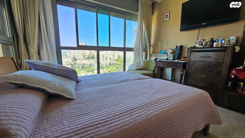 דירה, אברהם פררה 7, הולילנד, ירושלים