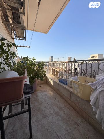 דירה, אחד העם, המרכז האזרחי, רמלה