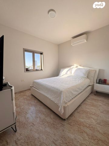 דירה, אחד העם, המרכז האזרחי, רמלה