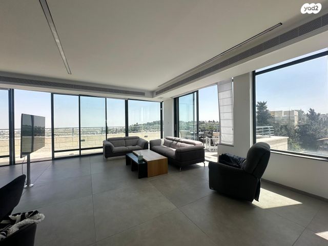 גג/ פנטהאוז, מרדכי כספי, ירושלים