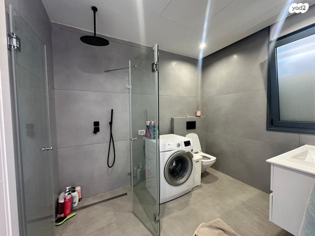 גג/ פנטהאוז, מרדכי כספי, ירושלים