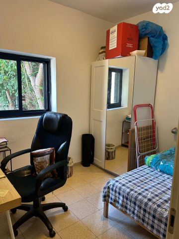 דו משפחתי, טרומפלדור, זכרון יעקב