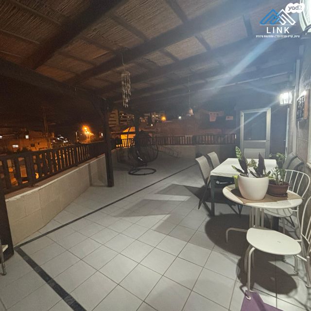 דירה, רמב"ם, רמב"ם, טירת כרמל