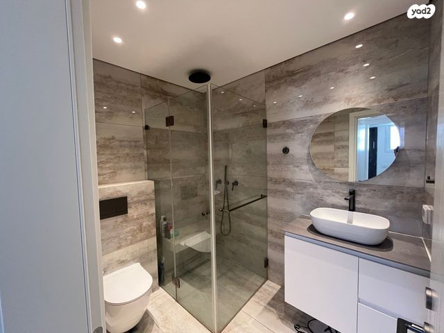 דירת גן, אבן יהודה