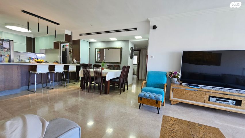 דירה, אברהם פררה 7, הולילנד, ירושלים