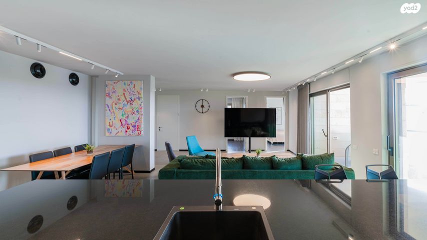 אזורי חן, גימל החדשה