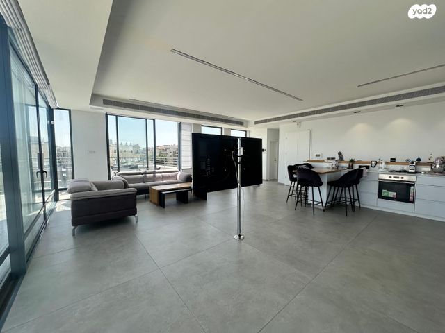 גג/ פנטהאוז, מרדכי כספי, ירושלים