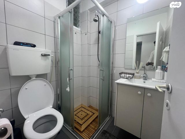 דירת גן, הרב ברזני סלומון, טירת כרמל