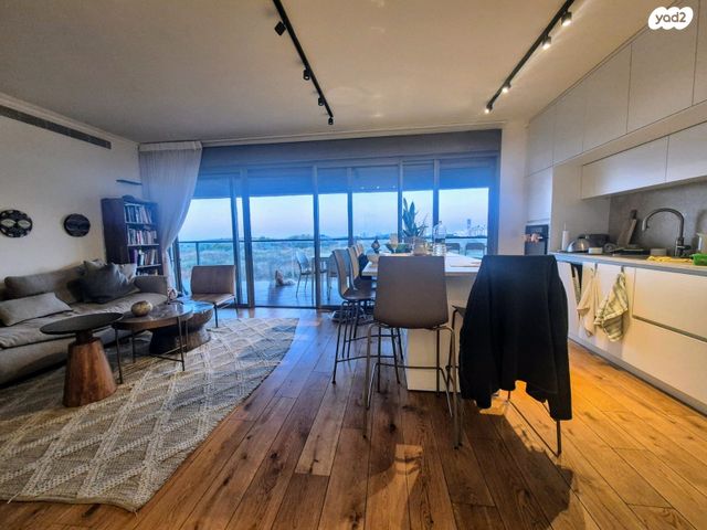 דירה, מרק שאגאל, הגוש הגדול, רמת אביב החדשה, נופי ים, תל אביב יפו