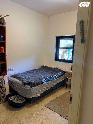 דו משפחתי, טרומפלדור, זכרון יעקב