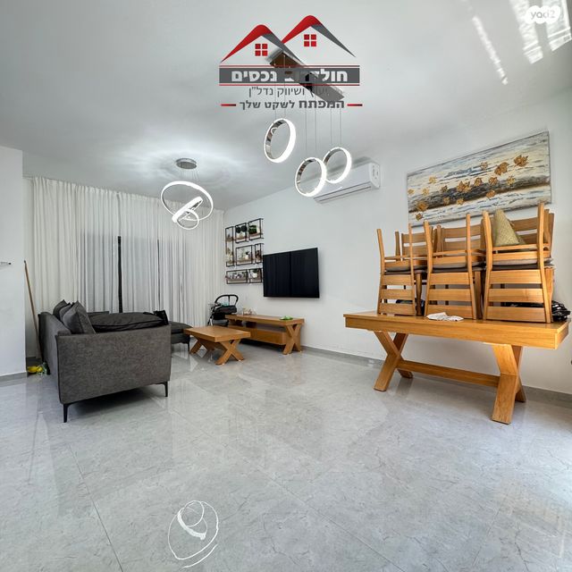 דו משפחתי, גבעת הסביונים, קרית מלאכי