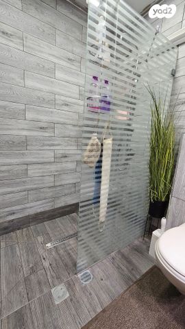 דירה, אברהם פררה 7, הולילנד, ירושלים