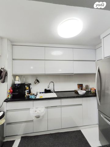 דירה, אבן עזרא, באר שבע