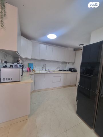 דירה, המצביאים 4, נאות יצחק, לוד