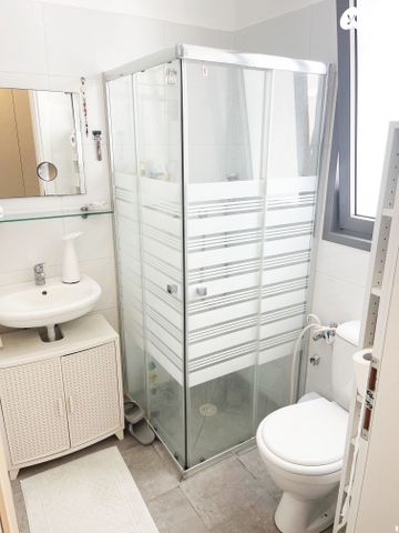 דירה, הרכס, עתלית