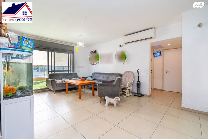 דירת גן, טורקיז 31, אבני חן, חריש