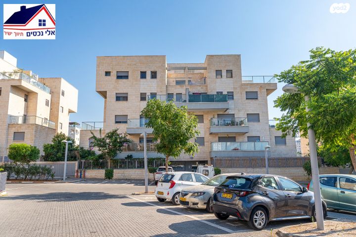 דירת גן, טורקיז 31, אבני חן, חריש