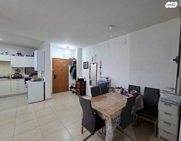 דירה, בנארי יצחק 8, רחובות החדשה, רחובות