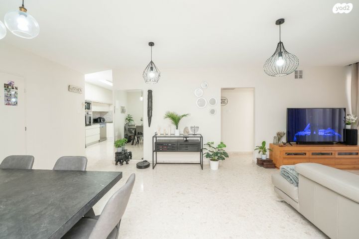 דירה, הבריגדה היהודית 7, גלי הים, נתניה