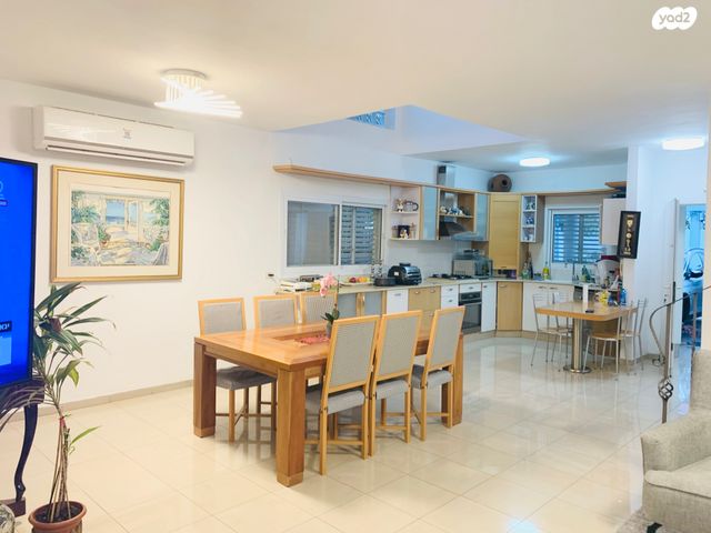 בית פרטי/ קוטג', רות, פתח תקווה