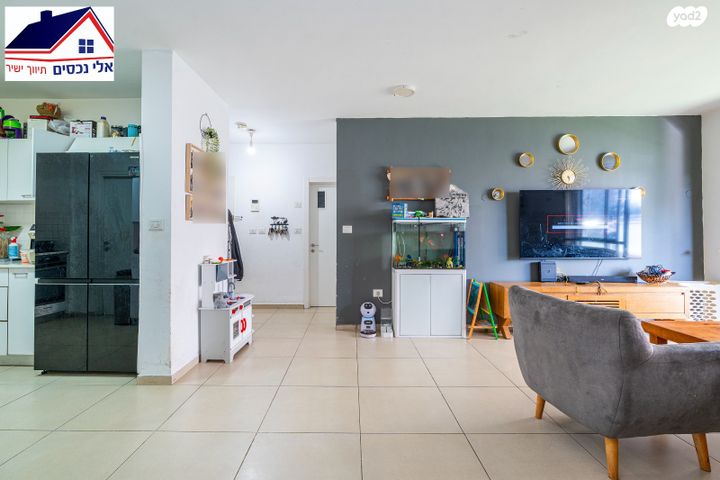 דירת גן, טורקיז 31, אבני חן, חריש