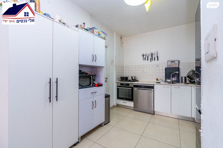 דירת גן, טורקיז 31, אבני חן, חריש