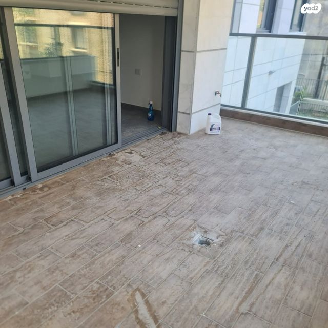 דירה, רש"י, נחלת גנים, רמת גן