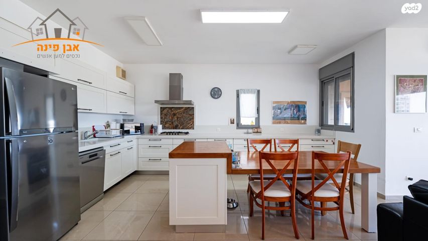 דירה, כרמל, אחוזת הנשיא, רחובות