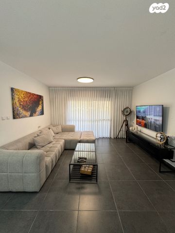 דירה, הלוח העברי, הכרמים, מודיעין מכבים רעות