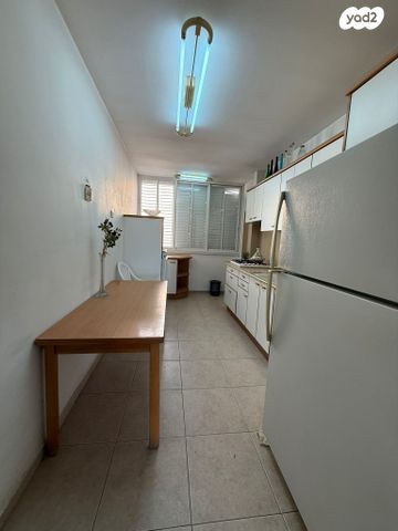 גג/ פנטהאוז, אנילביץ', שיכון ותיקים, חולון