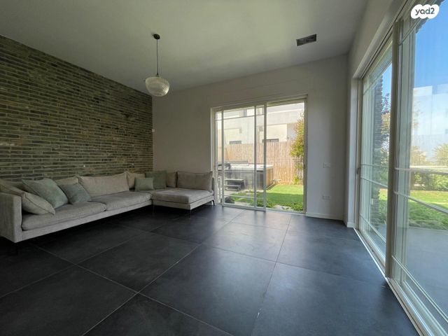 בית פרטי/ קוטג', הדרדר 7, גבעת אולגה, חדרה