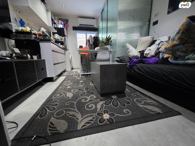 מקווה ישראל 25