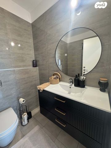 דירה, דרך מנחם בגין 160, מונטיפיורי, הרכבת, תל אביב יפו