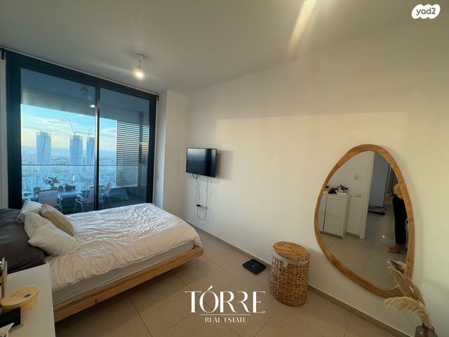 דירה, דרך מנחם בגין 160, מונטיפיורי, הרכבת, תל אביב יפו